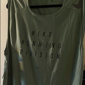 Green breathe running tank top